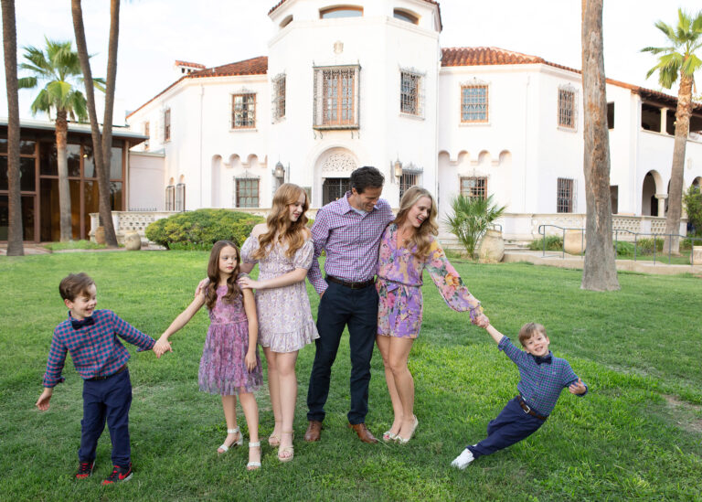 family during their photo shoot with jenn brookover photography at the McNay in Alamo Heights, San ANtonio, TX